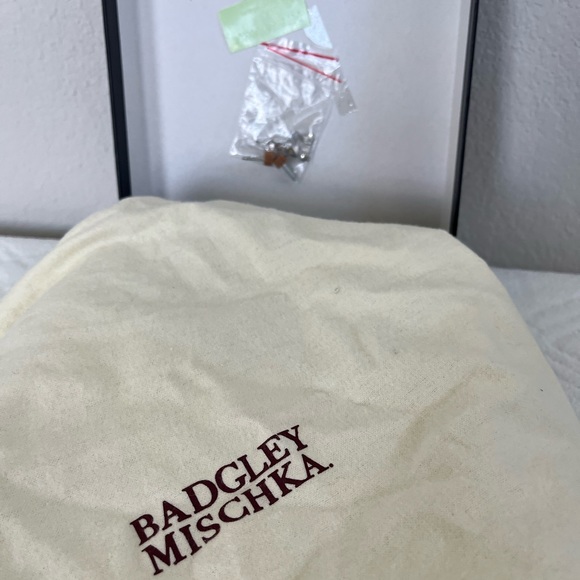 BADGLEY MISCHKA PEEP TOE PUMPS! - Picture 10 of 10